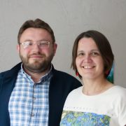 Ён падпісваў дамову, яна чакала ў камеры. Як сям’я гісторыкаў трапіла ў КГБ за тэрарызм, але ўцякла ў Вільню