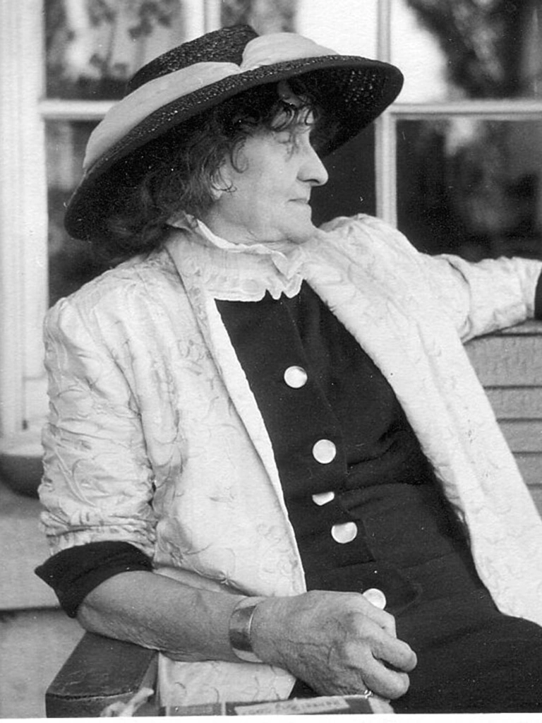 геда маасэ, жонка артура мёлера ван дэн брука