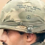 Мастацтва на шлемах. Як і чаму амерыканцы малявалі на касках падчас В’етнамскай вайны