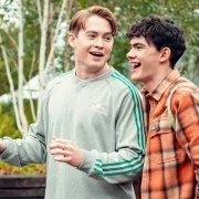 серыял трапятанне сэрца, серыял хартстопер, серыял пра лгбт, серыял пра падлеткаў, серыял пра геяў